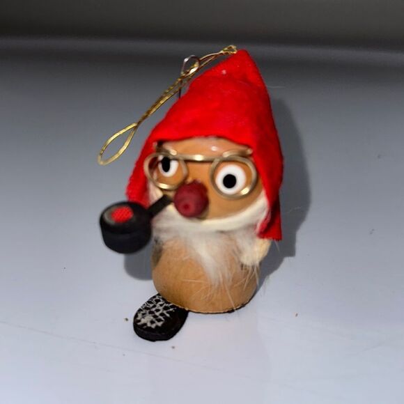 Vintage wooden gnome Christmas tree ornament with glasses & red cap - Picture 1 of 4